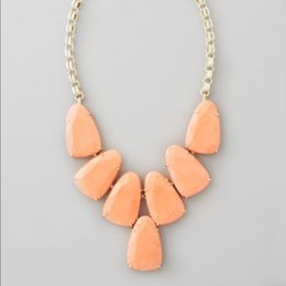 KendraScott Salmon Peach Harlow Statement Necklace